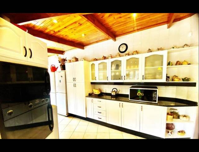 5 BEDROOM HOUSE FOR SALE IN GLENVISTA